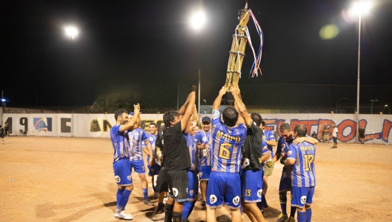 /maipu-campeon-del-futbolito-taltal-2026-sub40-tras-infartante-definicion-a