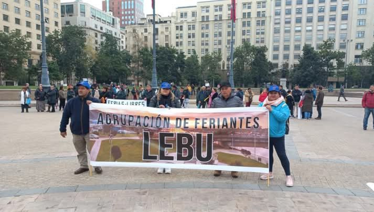 /organizaciones-de-feriantes-de-lebu-manifiestan-su-postura-en-santiago