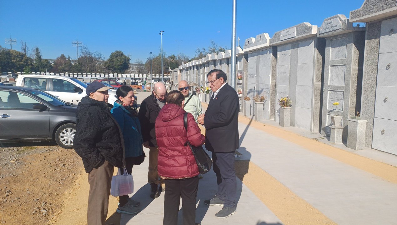 /cementerio-de-curico-amplia-horario-por-verano