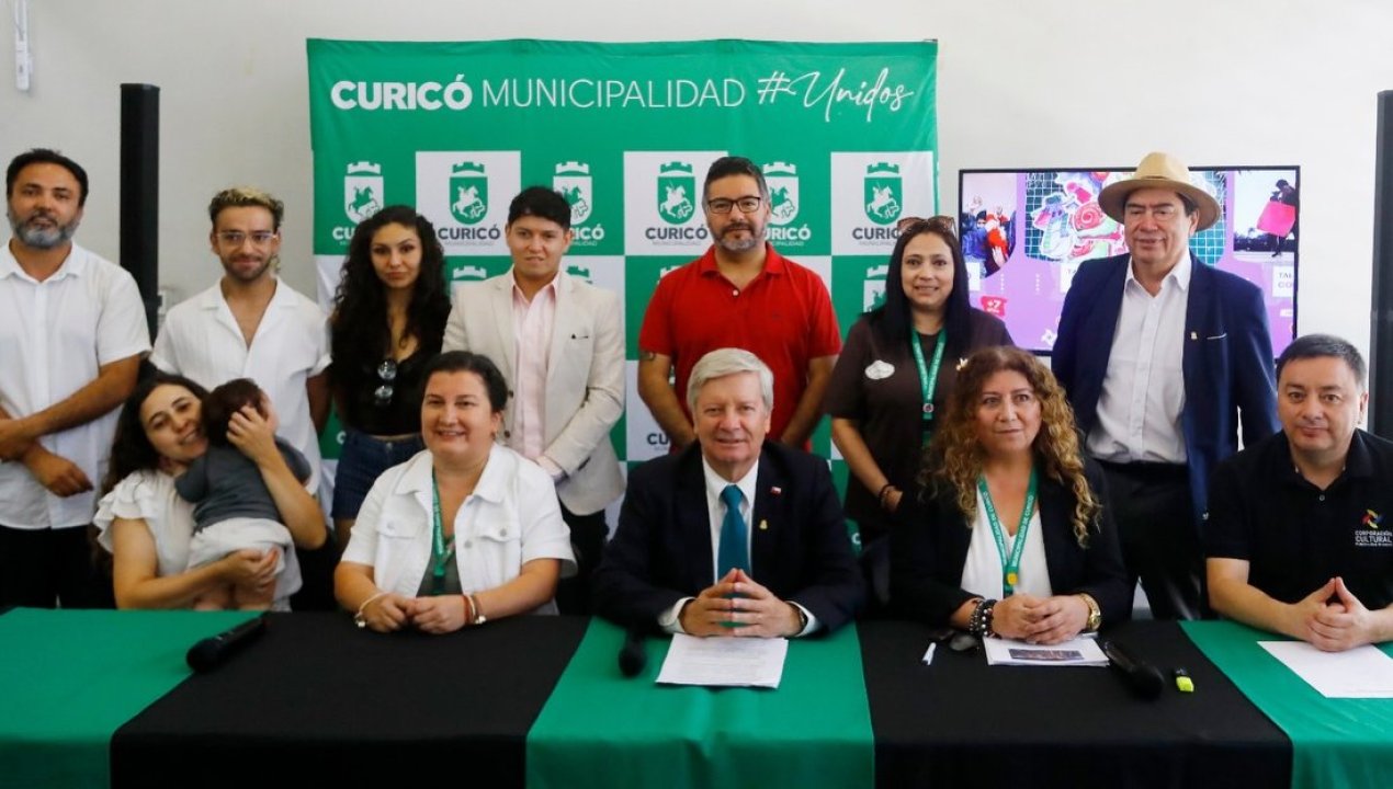 /municipalidad-de-curico-presenta-cartelera-de-verano-2026