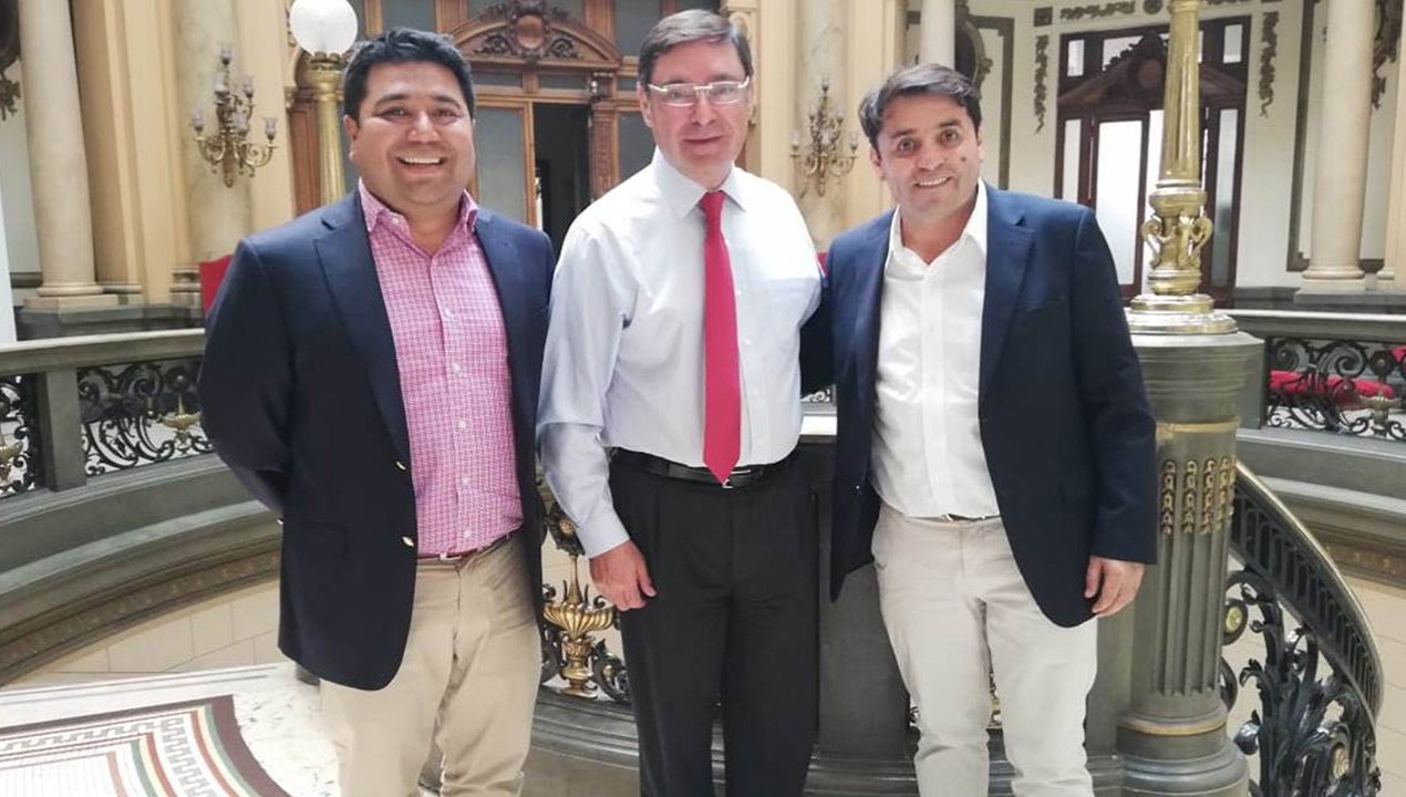 /autoridades-se-reunen-con-intendente-por-proyecto-de-estadio-comunal