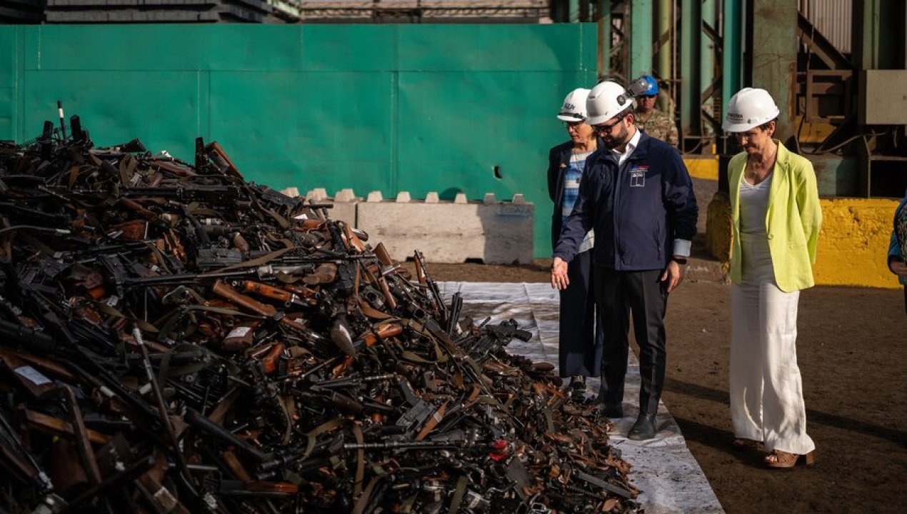 /actualidad/destruyen-mas-de-22-mil-armas-decomisadas-en-2025-cifra-record-desde-1990