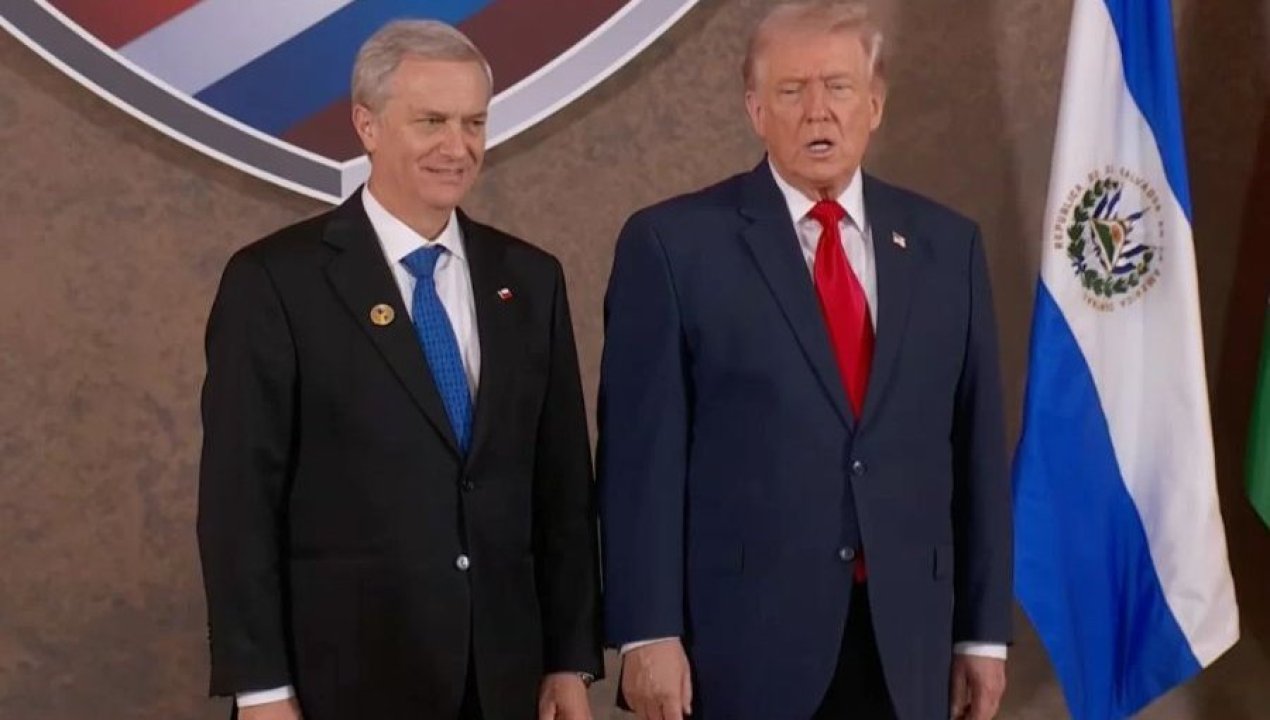 /actualidad/viaje-de-kast-a-ee-uu-genera-opiniones-divididas-en-el-congreso-y-marca-la